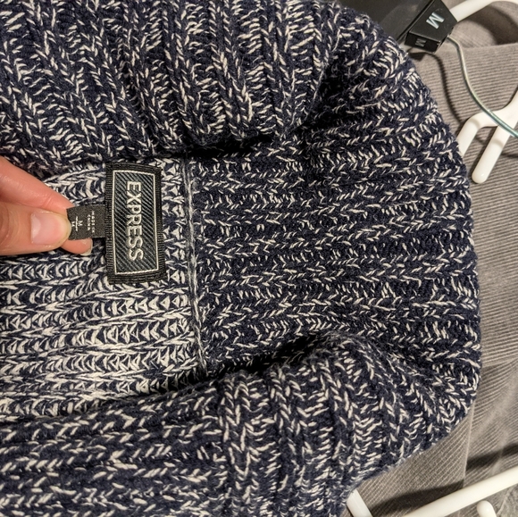 Express chunky thick cardigan sweater - Picture 2 of 3